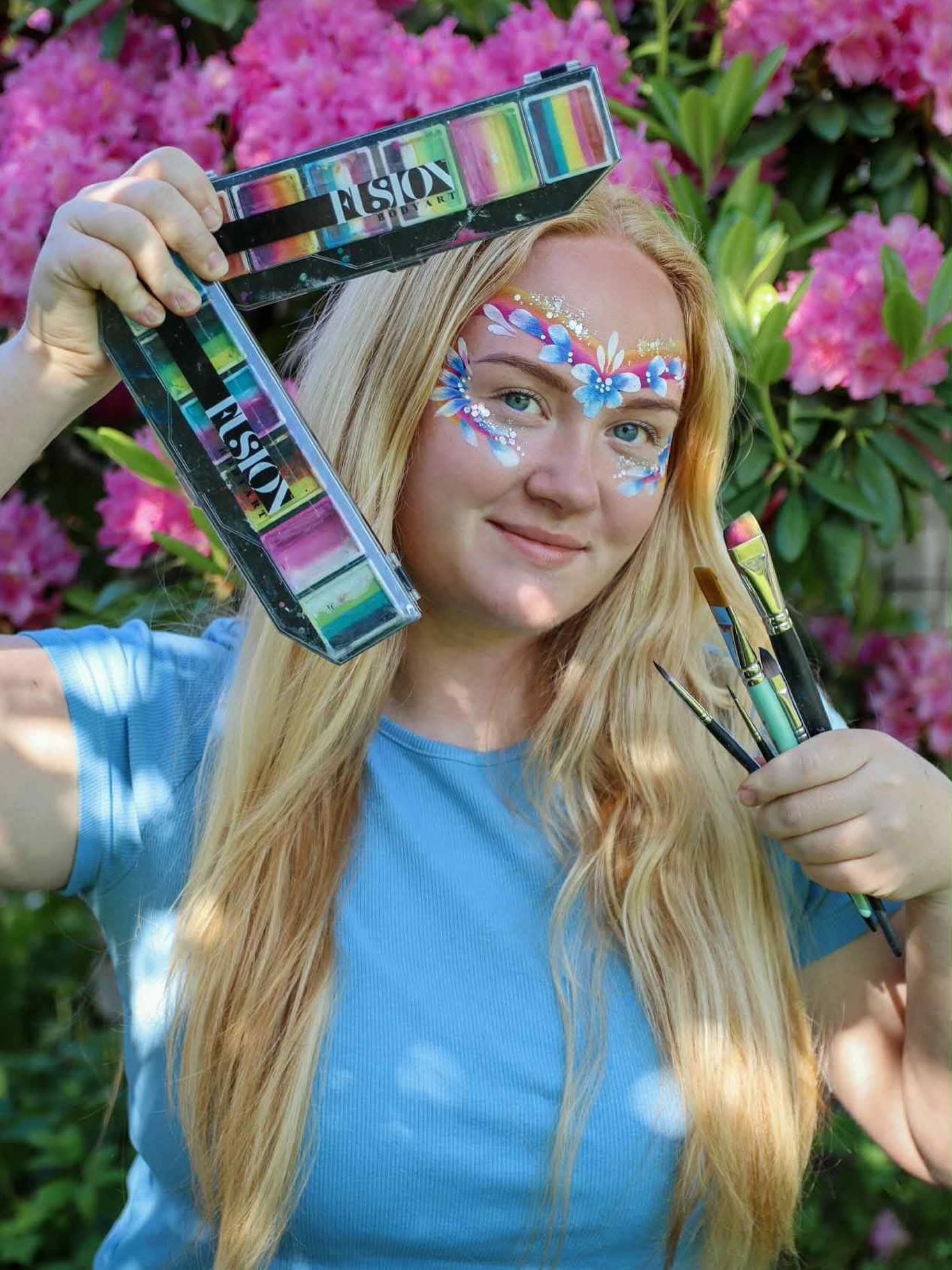 Sirli — näomaalija, glitter-tattoo artist ja fotograaf